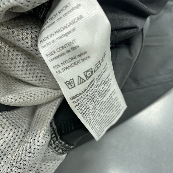 NEW Eddie Bauer Rainier 10” Tech Shorts Men’s 32 Cargo Outdoor Black - Picture 3 of 8